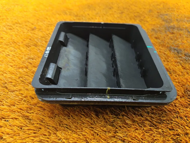 Решетка вентиляционная