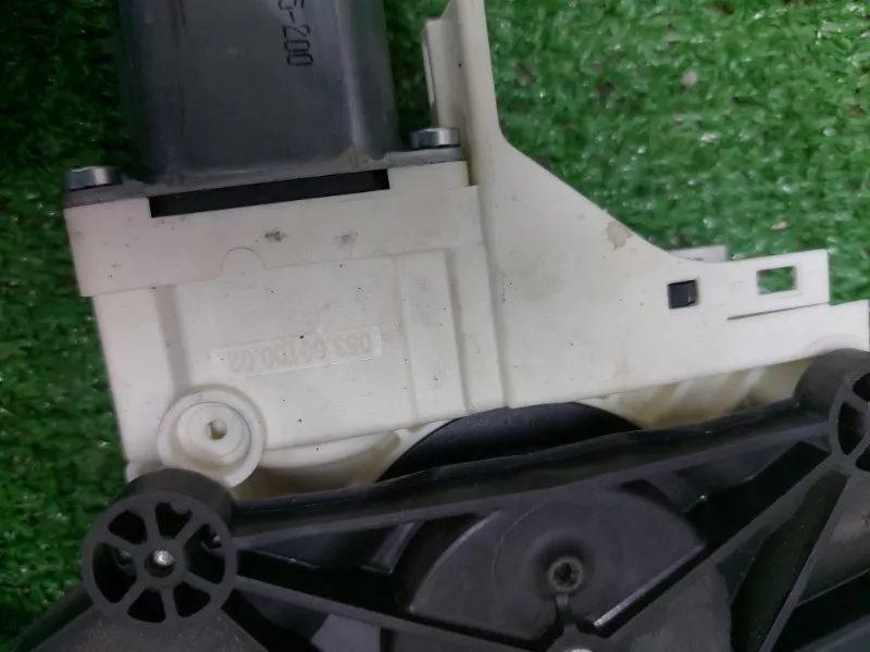 Стеклоподъемник Audi A4 2010 8K0837461 B8, передний левый