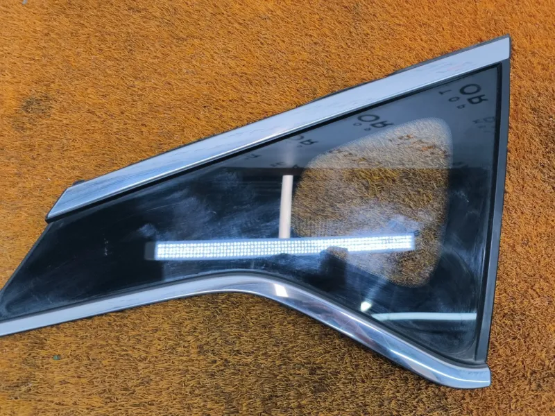 Форточка задняя