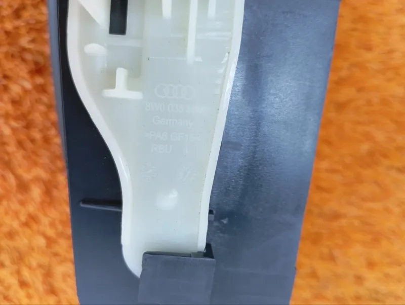 Направляющая ремня безопасности