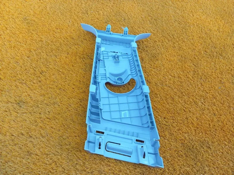 Обшивка центральной стойки