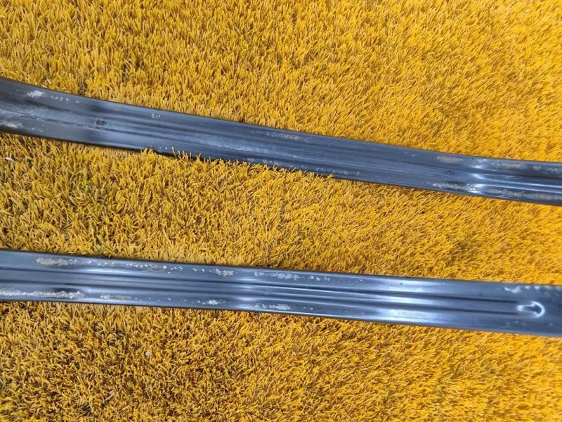 Крепление топливного бака