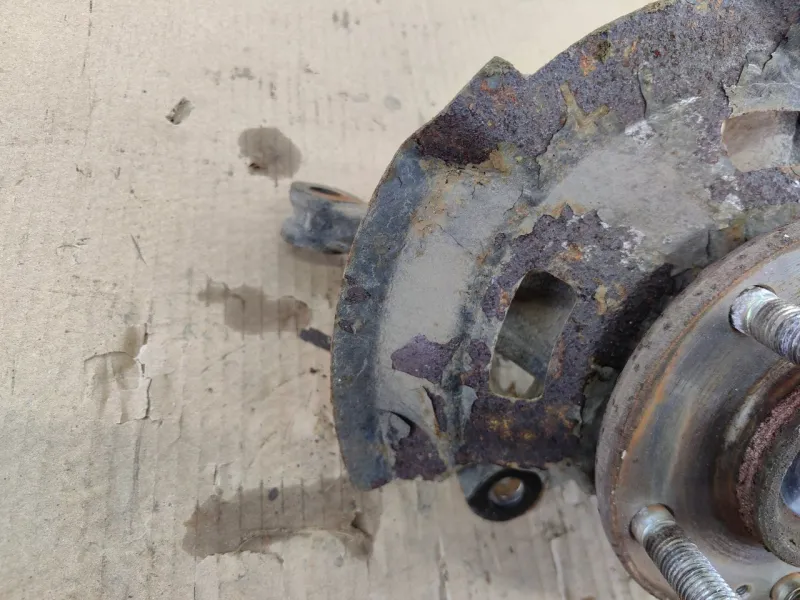 Кулак поворотный