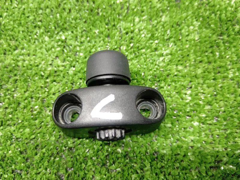 Отбойник крышки багажника