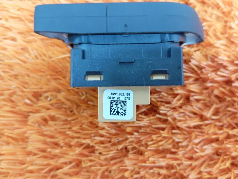 Кнопка центрального замка