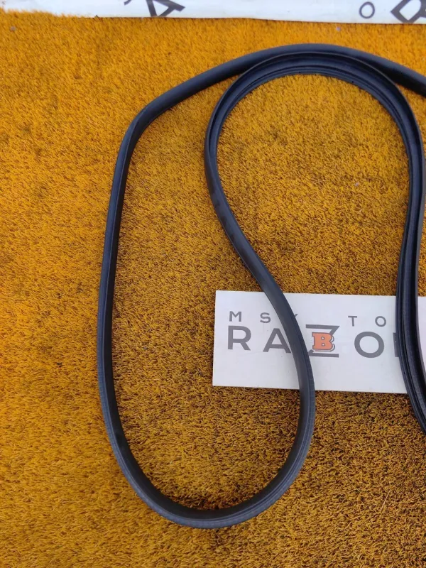 Уплотнитель проема двери