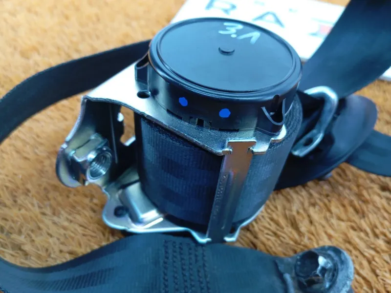 Ремень безопасности