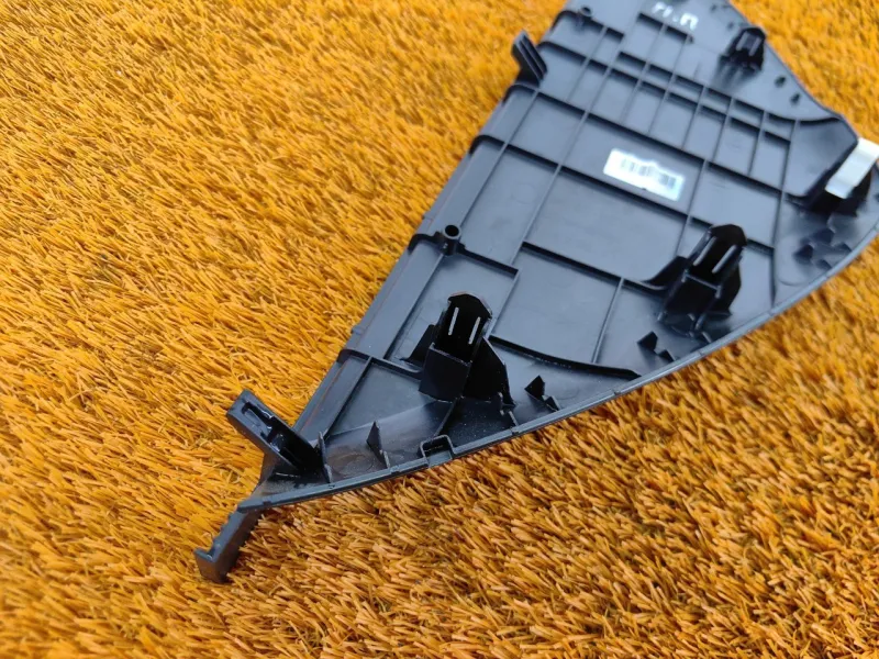 Накладка на торпедо