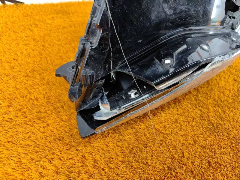 Фара ксеноновая