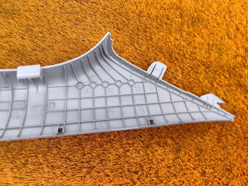 Накладка на стойку кузова