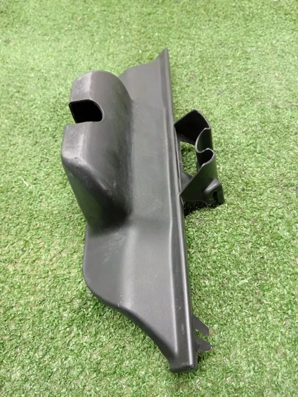 Накладка замка багажника