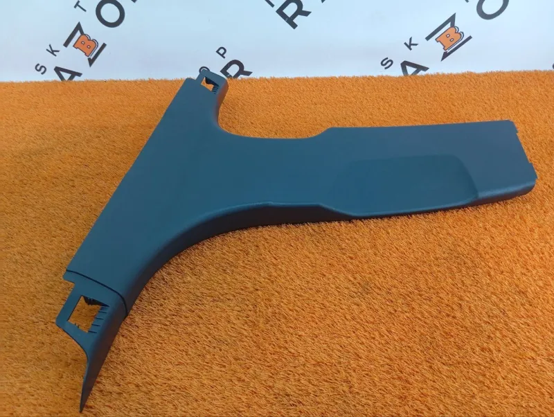 Обшивка центральной стойки