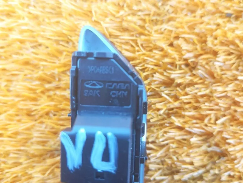 Кнопка центрального замка