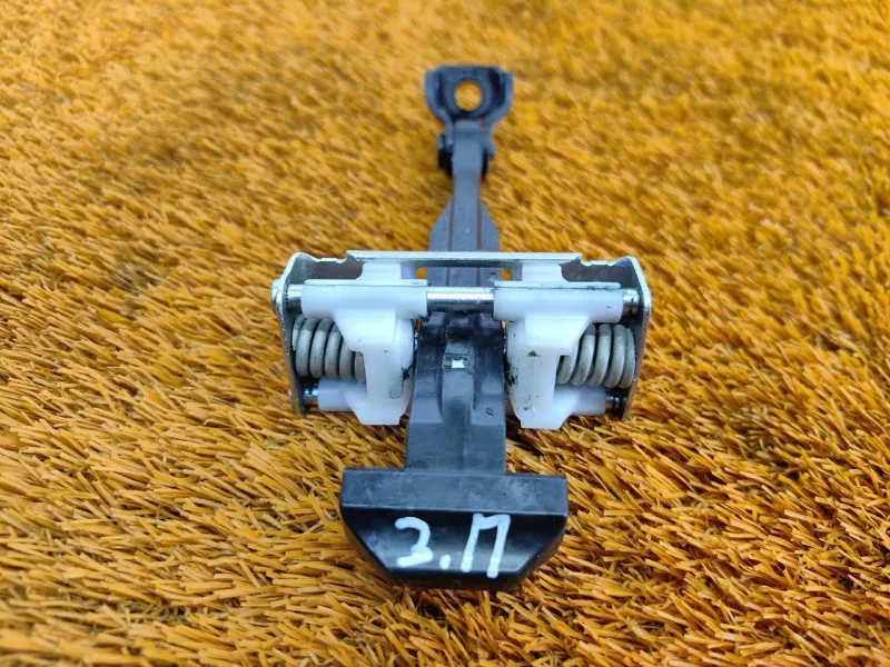 Ограничитель двери