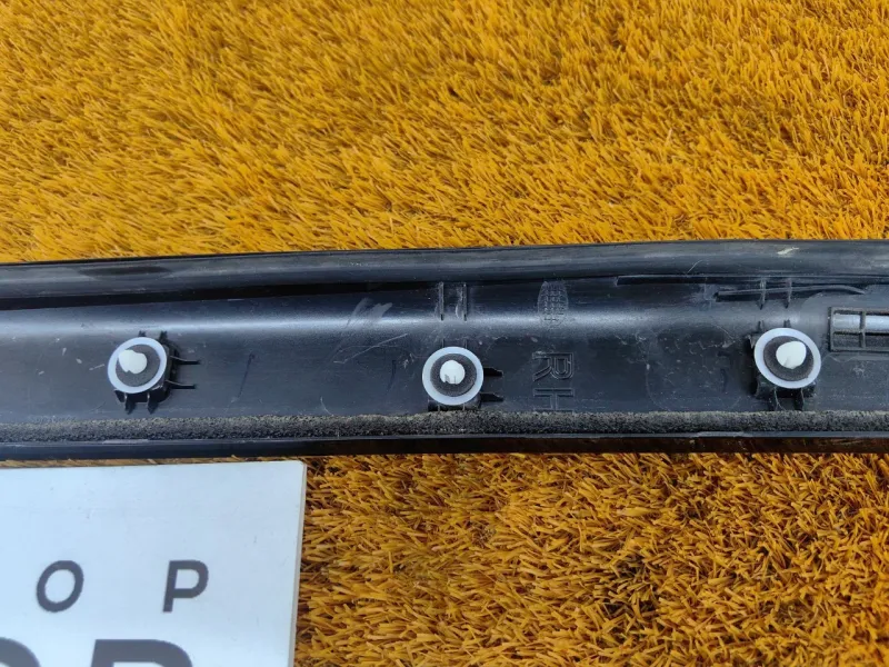 Накладка на стойку кузова