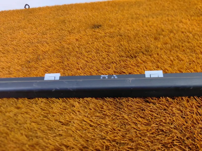 Молдинг стекла