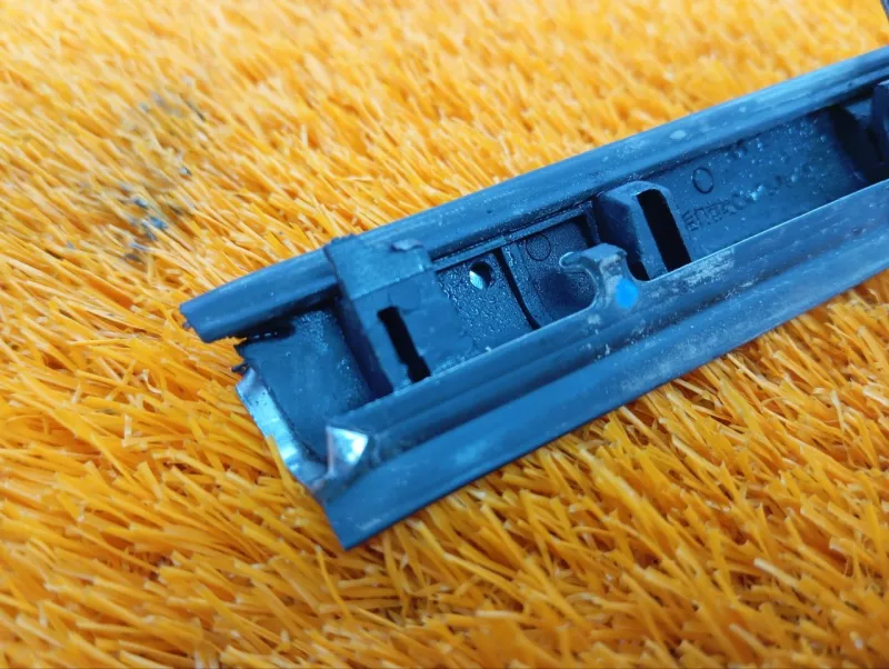 Молдинг стекла