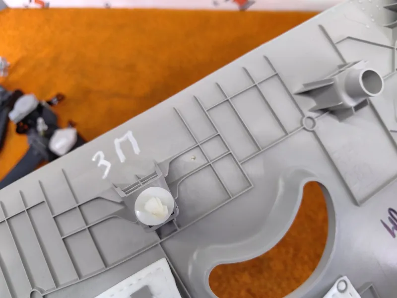 Накладка на стойку кузова