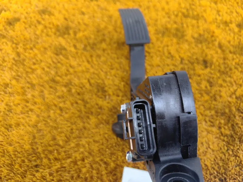 Педаль газа