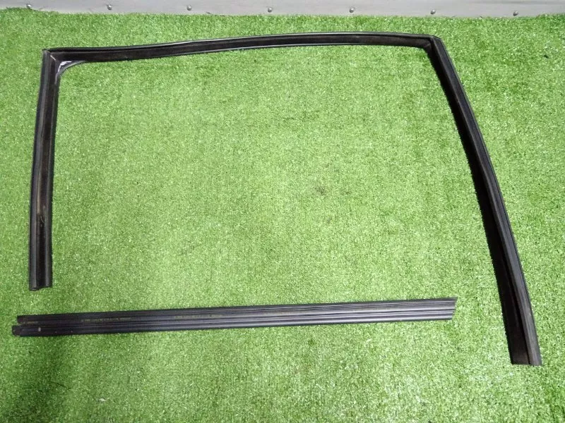 Уплотнитель стекла двери