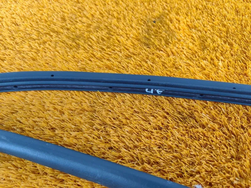 Уплотнитель двери