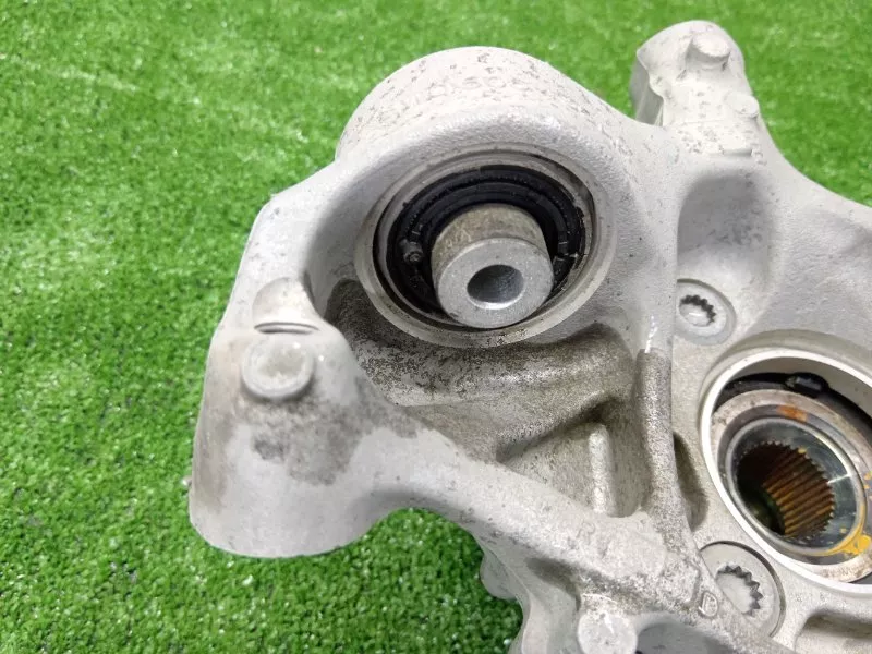 Кулак поворотный