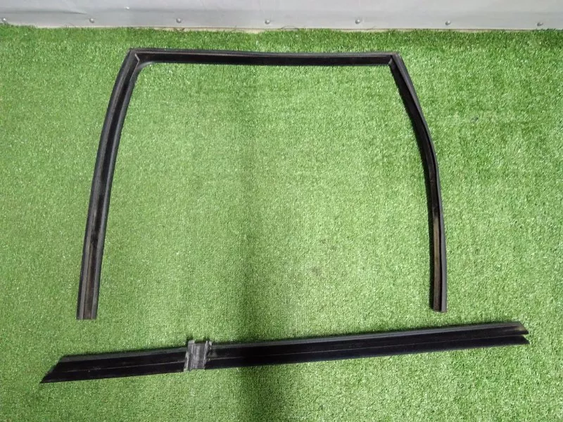 Уплотнитель стекла двери