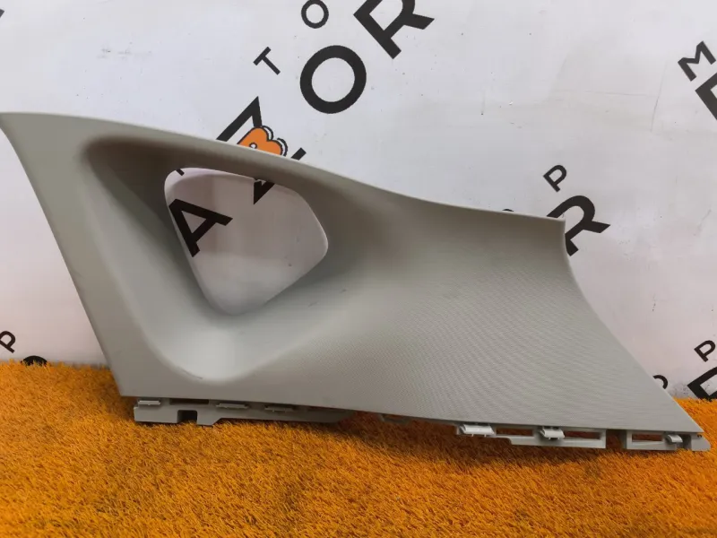 Накладка на стойку кузова