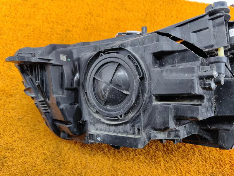 Фара ксеноновая