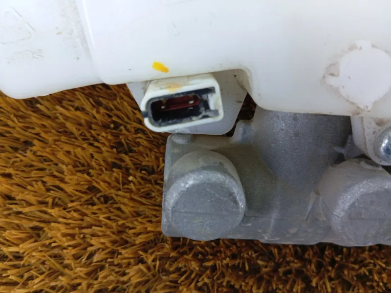 Главный тормозной цилиндр