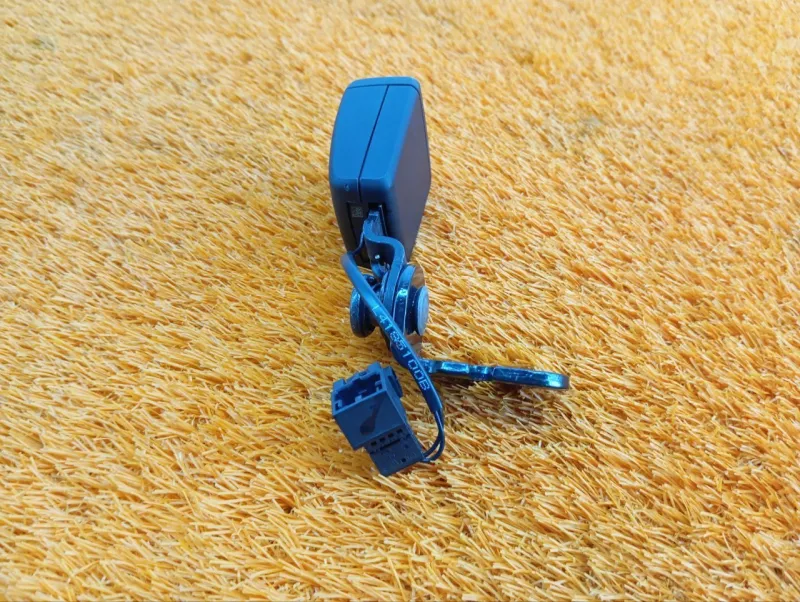 Ответная часть ремня безопасности