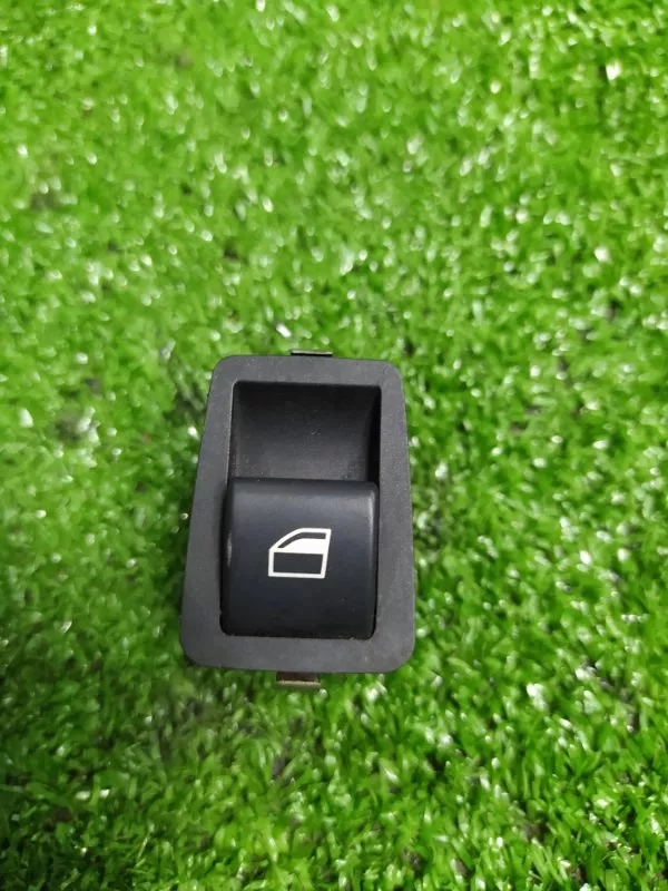 Кнопка стеклоподъемника