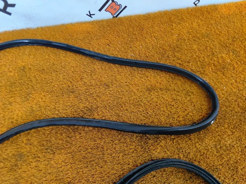 Уплотнитель двери