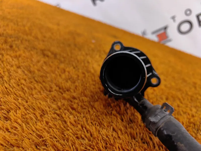 Патрубок термостата