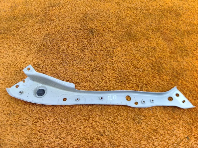 Крепление фары