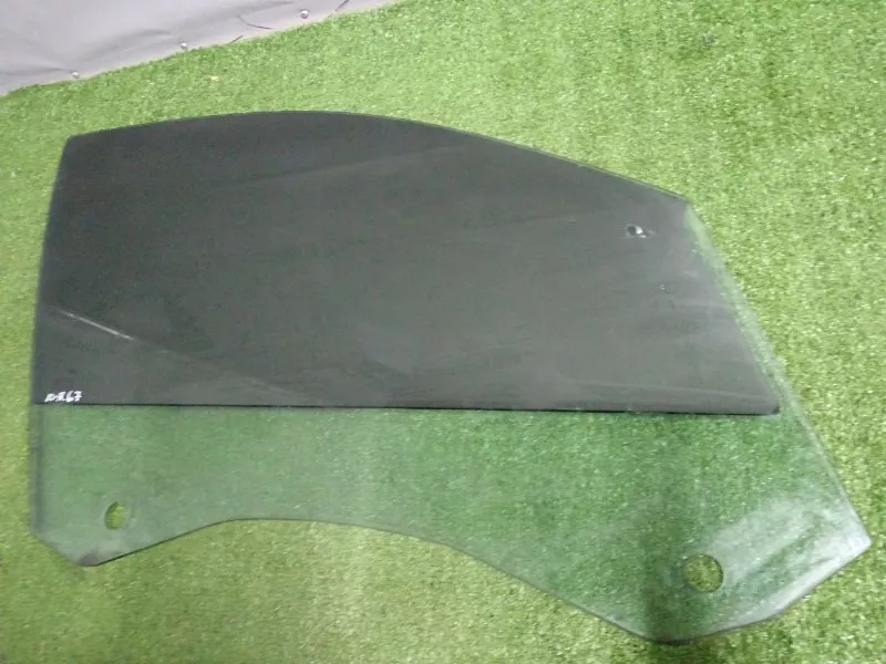 Стекло двери BMW 5-Series 2010 51337197910 F07, переднее правое