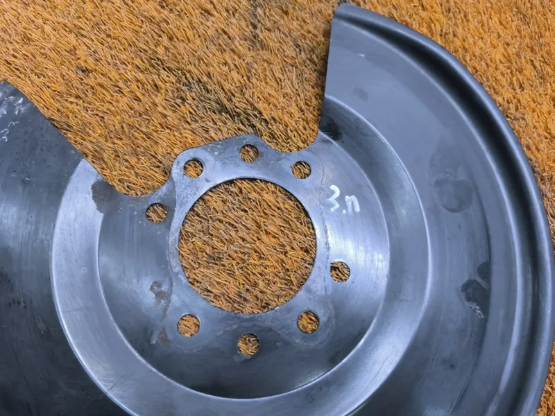 Пыльник тормозного диска