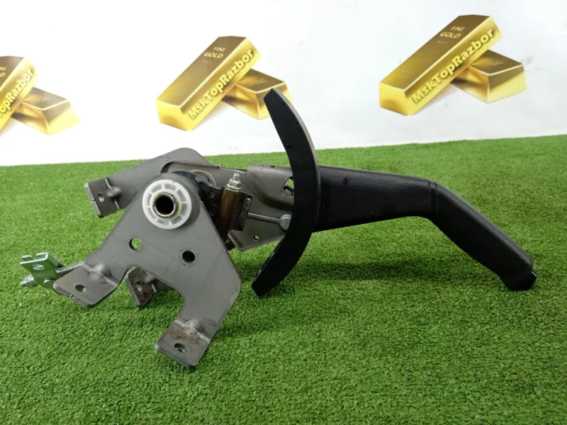 Рычаг стояночного тормоза