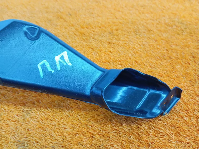 Воздуховод отопителя