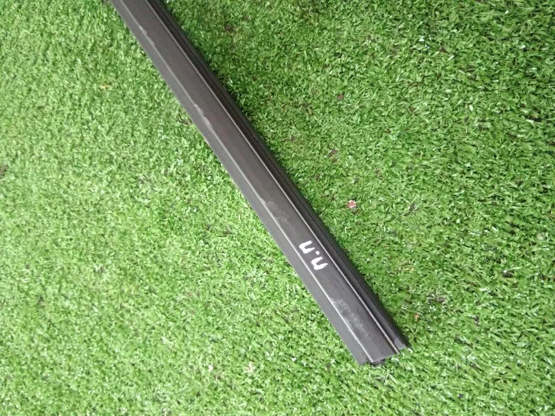 Уплотнитель стекла двери