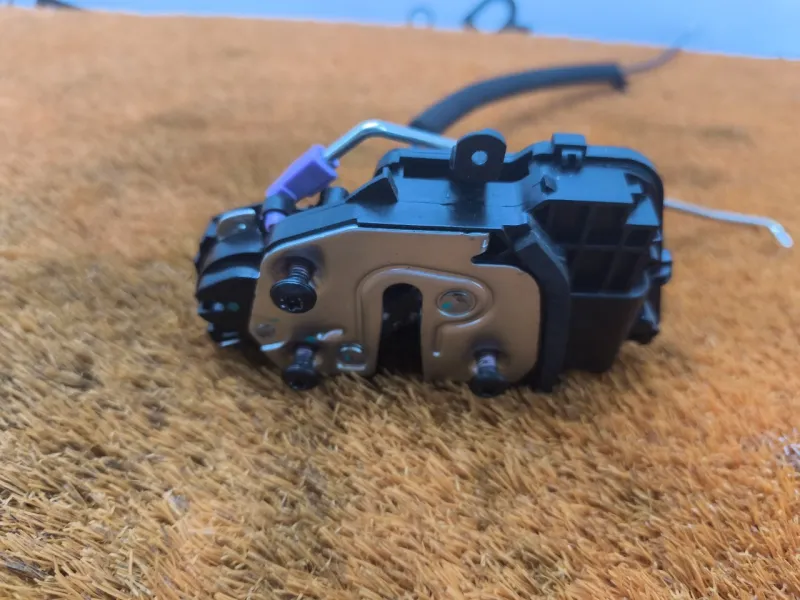 Замок двери