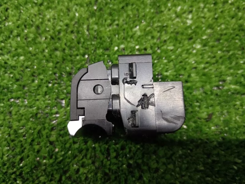 Кнопка стеклоподъемника