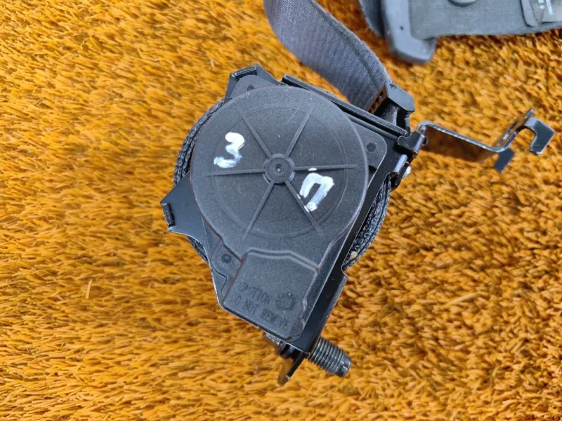 Ремень безопасности