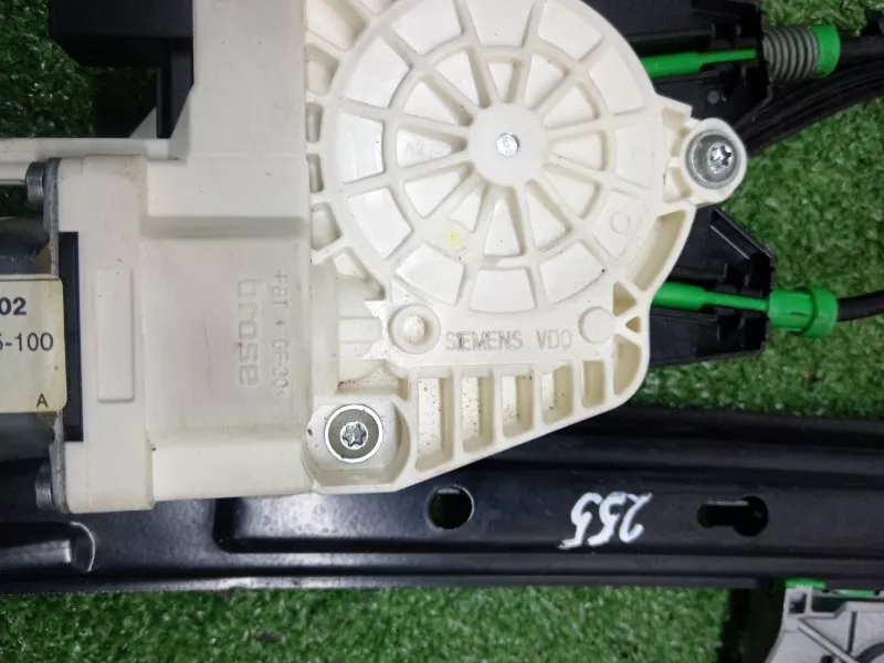 Стеклоподъемник Audi A4 2009 8K0839461 B8, задний левый