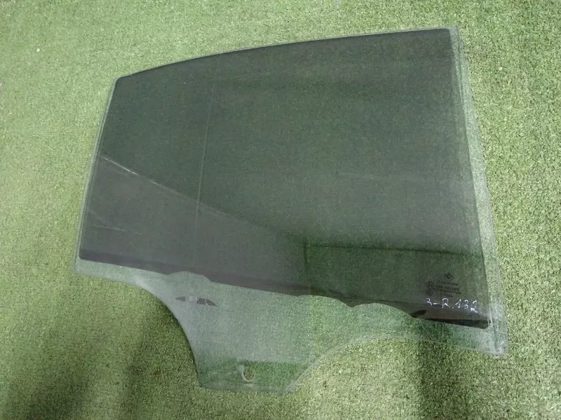 Стекло двери BMW 3-Series 2005 51347119978 E90, заднее правое