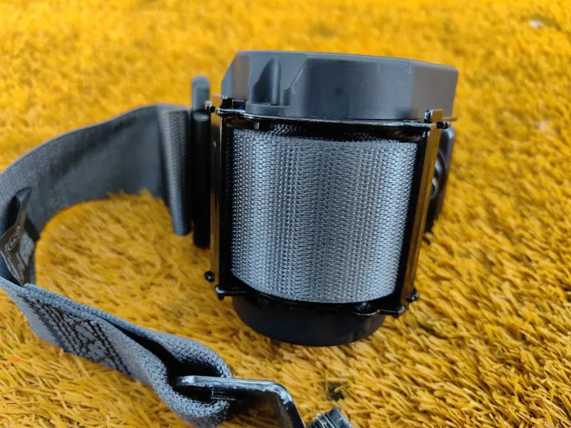 Ремень безопасности