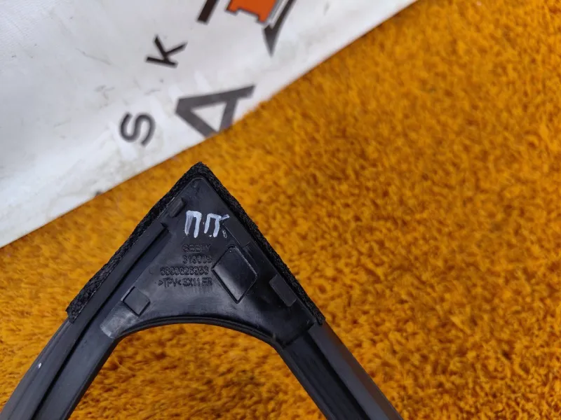 Уплотнитель стекла двери