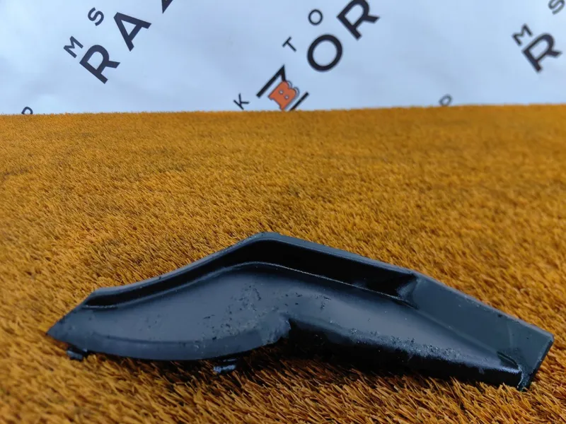 Уголок жабо