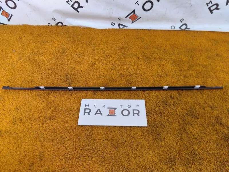 Уплотнитель стекла двери