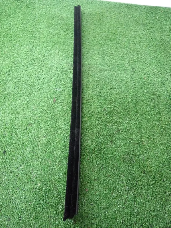 Уплотнитель стекла двери